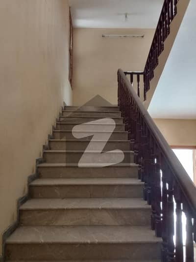 600, SQYARD, FIRST FLOOR PORTION AVAILABLE SECOND FLOOR PORTION AVAILABLE, WITH ROOF SILENT COMMERCIAL OFFICE USED