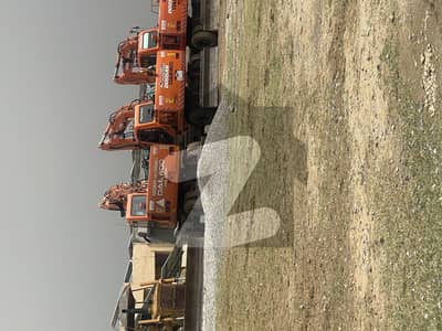 E-12/1 Plot Size 40x80 Top Location Plot