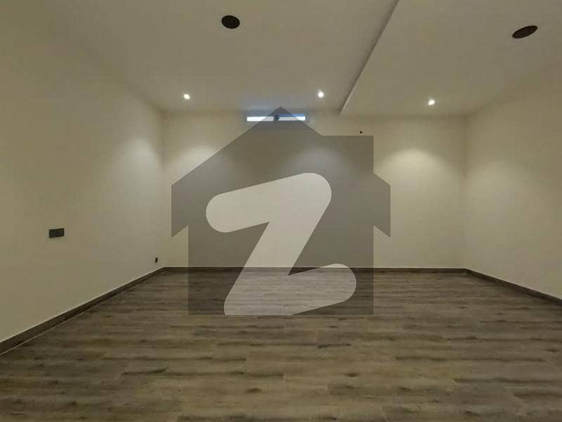 Brand New Luxury 6 Bedroom Bungalow Brand New Luxury 6 Bedroom Bungalow
