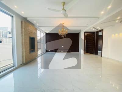 ڈی ایچ اے فیز 2 - بلاک ٹی فیز 2,ڈیفنس (ڈی ایچ اے),لاہور میں 5 کمروں کا 1 کنال مکان 5.5 کروڑ میں برائے فروخت۔ ڈی ایچ اے فیز 2 - بلاک ٹی فیز 2,ڈیفنس (ڈی ایچ اے),لاہور میں 5 کمروں کا 1 کنال مکان 5.5 کروڑ میں برائے فروخت۔