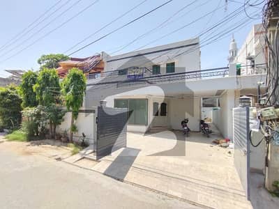 Well Maintained 10 Marla Spacious Bungalow Near big Park And Market Owner Needy Well Maintained 10 Marla Spacious Bungalow Near big Park And Market Owner Needy