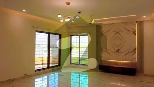 FACING PARK 10 MARLA BRAND NEW APARTMENT AVAILABLE FOR RENT