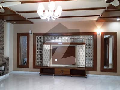 1 Kanal Upper Portion Available For Rent