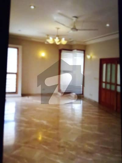 ڈی ایچ اے فیز 6 ڈی ایچ اے ڈیفینس,کراچی میں 3 کمروں کا 1 کنال بالائی پورشن 1.6 لاکھ میں کرایہ پر دستیاب ہے۔ ڈی ایچ اے فیز 6 ڈی ایچ اے ڈیفینس,کراچی میں 3 کمروں کا 1 کنال بالائی پورشن 1.6 لاکھ میں کرایہ پر دستیاب ہے۔