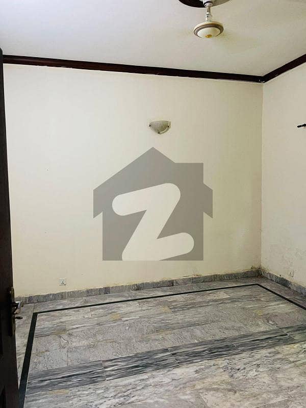 Flat Available for rent in Banigala Flat Available for rent in Banigala