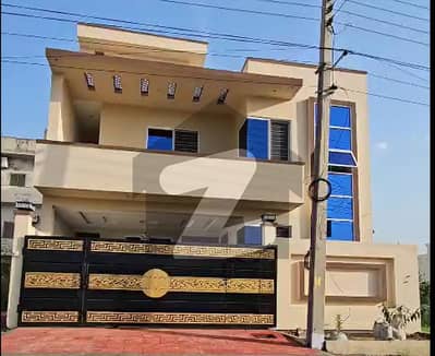 اسلام آباد ایکسپریس وے اسلام آباد میں 4 کمروں کا 7 مرلہ مکان 3.25 کروڑ میں برائے فروخت۔