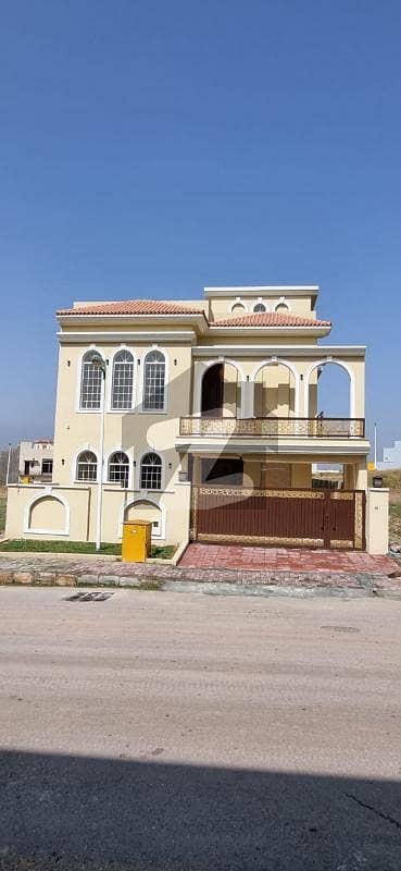 بحریہ ٹاؤن فیز 8 بحریہ ٹاؤن راولپنڈی,راولپنڈی میں 6 کمروں کا 10 مرلہ مکان 85.0 ہزار میں کرایہ پر دستیاب ہے۔ بحریہ ٹاؤن فیز 8 بحریہ ٹاؤن راولپنڈی,راولپنڈی میں 6 کمروں کا 10 مرلہ مکان 85.0 ہزار میں کرایہ پر دستیاب ہے۔
