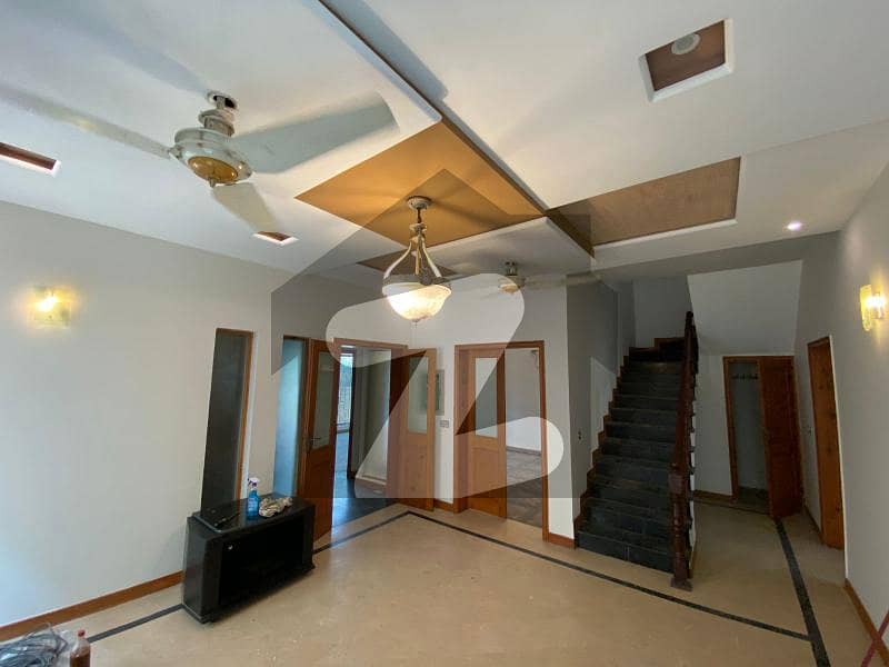 10 Marla Luxury 4 Bedroom House Available For Rent In DHA Phase 5 Lahore Cantt 10 Marla Luxury 4 Bedroom House Available For Rent In DHA Phase 5 Lahore Cantt