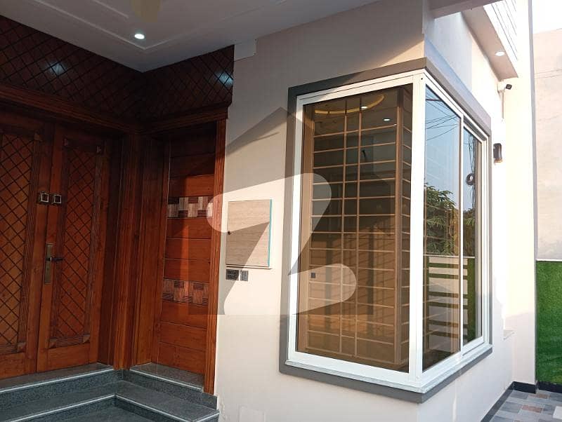 5 MARLA BRAND NEW HOUSE AVAILABLE FOR SALE 5 MARLA BRAND NEW HOUSE AVAILABLE FOR SALE