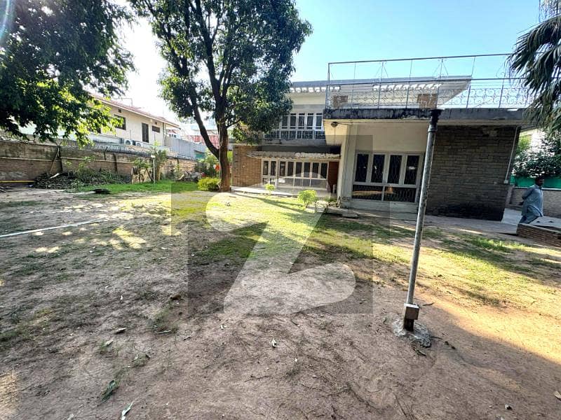 Demolish-able Plot Near Markaz in f-7 For Sale Demolish-able Plot Near Markaz in f-7 For Sale