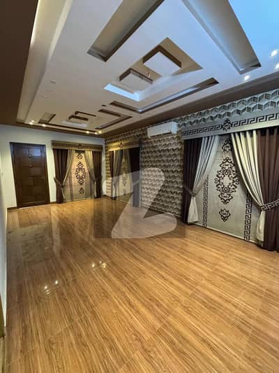 Like Brand New Double story 6 Bed dd 400 Yards Berier Street Fully Tile Flooring