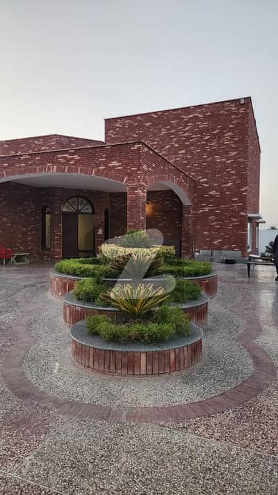 چک 11/بی سی بہاولپور میں 2 کمروں کا 4 کنال فارم ہاؤس 8.5 کروڑ میں برائے فروخت۔