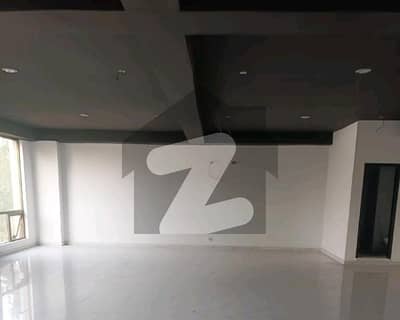 MM Alam Road Office Sized 1000 Square Feet For rent