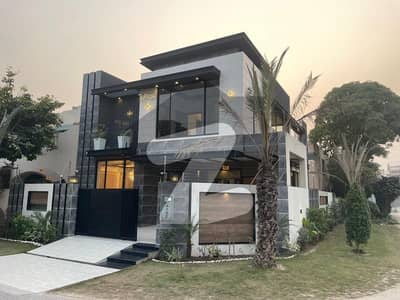 Defence 10 Marla house ideal location Reasonable price