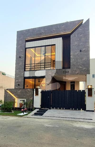 ڈی ایچ اے 9 ٹاؤن ۔ بلاک بی ڈی ایچ اے 9 ٹاؤن,ڈیفنس (ڈی ایچ اے),لاہور میں 3 کمروں کا 5 مرلہ مکان 3.2 کروڑ میں برائے فروخت۔ ڈی ایچ اے 9 ٹاؤن ۔ بلاک بی ڈی ایچ اے 9 ٹاؤن,ڈیفنس (ڈی ایچ اے),لاہور میں 3 کمروں کا 5 مرلہ مکان 3.2 کروڑ میں برائے فروخت۔