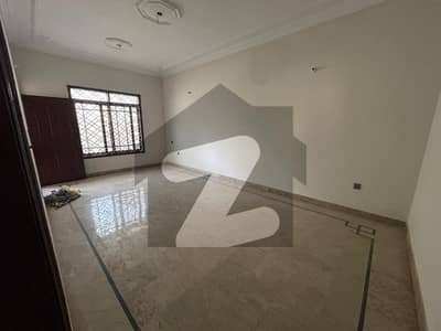 Well Maintained With Brand New Kitchen And New Paint, Ground Floor Portion With Ample Parking Space Available At A Very Convenient Location Well Maintained With Brand New Kitchen And New Paint, Ground Floor Portion With Ample Parking Space Available At A Very Convenient Location
