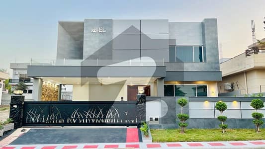 ڈی ایچ اے ڈیفینس فیز 2 ڈی ایچ اے ڈیفینس,اسلام آباد میں 5 کمروں کا 1 کنال مکان 11.5 کروڑ میں برائے فروخت۔ ڈی ایچ اے ڈیفینس فیز 2 ڈی ایچ اے ڈیفینس,اسلام آباد میں 5 کمروں کا 1 کنال مکان 11.5 کروڑ میں برائے فروخت۔