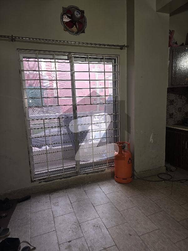 FULLY FURNISHED ROOM AVAILABLE FOR RENT IN G10 FULLY FURNISHED ROOM AVAILABLE FOR RENT IN G10
