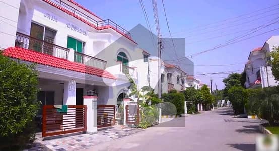 ڈی ایچ اے فیز 5 ڈیفنس (ڈی ایچ اے),لاہور میں 3 کمروں کا 5 مرلہ مکان 2.5 کروڑ میں برائے فروخت۔