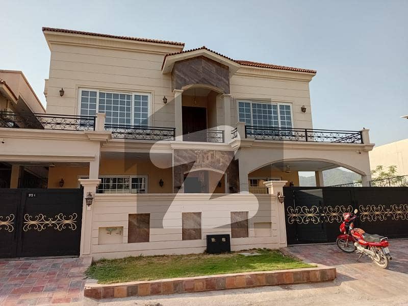 Luxury House Available For Rent Luxury House Available For Rent