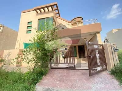 Ideal Location 7 Marla Used Double Unit House For Sale In Usman Block Ideal Location 7 Marla Used Double Unit House For Sale In Usman Block