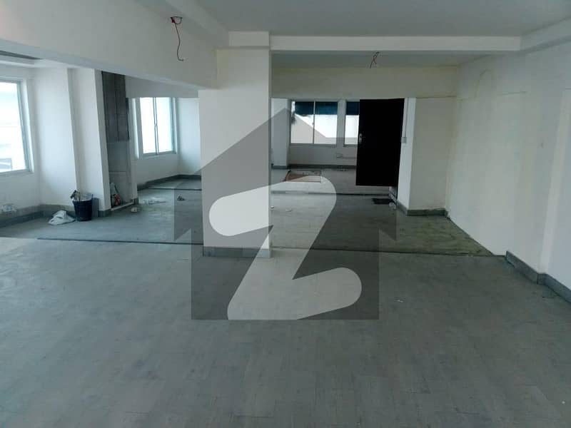 DEFENCE PHASE 7 MEZZANINE FOR RENT DEFENCE PHASE 7 MEZZANINE FOR RENT