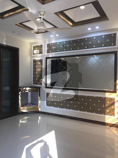 8 Marla Like New Safari House Available For Sale In Bahria Town Lahore. 8 Marla Like New Safari House Available For Sale In Bahria Town Lahore.