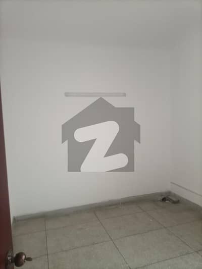 فیصل ٹاؤن لاہور میں 6 کمروں کا 1 کنال دفتر 3.85 لاکھ میں کرایہ پر دستیاب ہے۔