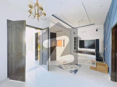 Out Class Bungalow With 3 Kitchen, Servant Room Parkin Servant Room, Beautiful Bungalow Near National Stadium Out Class Bungalow With 3 Kitchen, Servant Room Parkin Servant Room, Beautiful Bungalow Near National Stadium