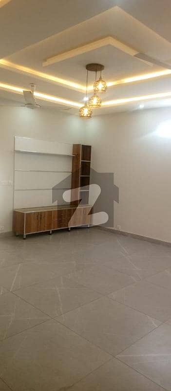 بحریہ انکلیو - سیکٹر بی1 بحریہ انکلیو,بحریہ ٹاؤن,اسلام آباد میں 2 کمروں کا 10 مرلہ زیریں پورشن 69.0 ہزار میں کرایہ پر دستیاب ہے۔ بحریہ انکلیو - سیکٹر بی1 بحریہ انکلیو,بحریہ ٹاؤن,اسلام آباد میں 2 کمروں کا 10 مرلہ زیریں پورشن 69.0 ہزار میں کرایہ پر دستیاب ہے۔