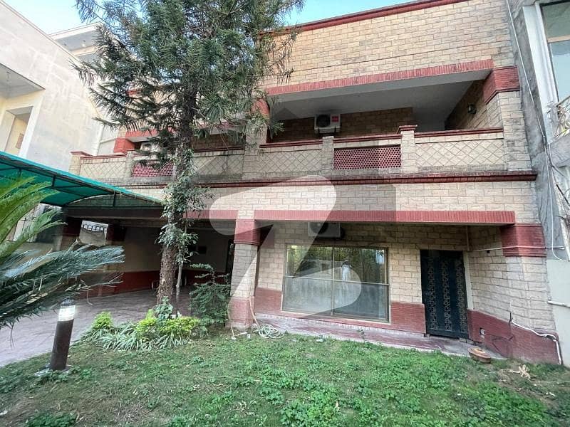 ایف ۔ 6 اسلام آباد میں 6 کمروں کا 1 کنال مکان 6.8 لاکھ میں کرایہ پر دستیاب ہے۔ ایف ۔ 6 اسلام آباد میں 6 کمروں کا 1 کنال مکان 6.8 لاکھ میں کرایہ پر دستیاب ہے۔