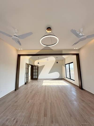 1 Kanal 4 Bedroom Upper Portion For Rent