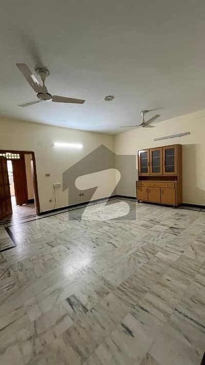 Marble Flooring 10 Marla Besament For Rent