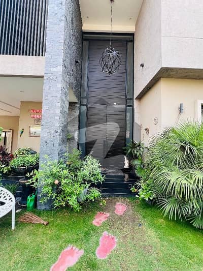 Centrally Located Prime Location House Available In Model Town - Block K For sale Centrally Located Prime Location House Available In Model Town - Block K For sale