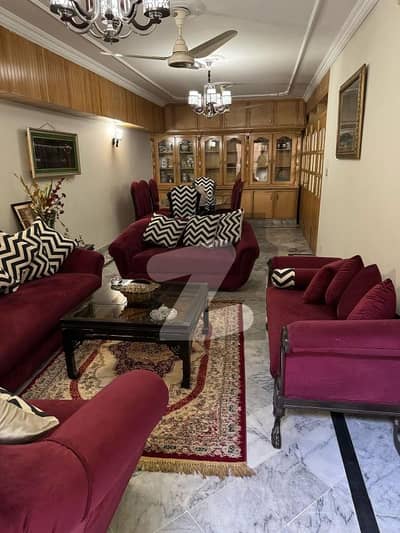 جی ۔ 10 اسلام آباد میں 3 کمروں کا 10 مرلہ زیریں پورشن 1.65 لاکھ میں کرایہ پر دستیاب ہے۔
