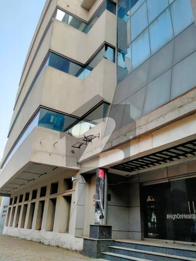 Upper Mall Office Sized 45000 Square Feet For rent