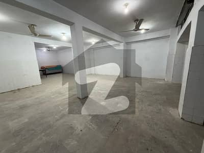 ایف ۔ 8 اسلام آباد میں 13 مرلہ گودام 2.6 لاکھ میں کرایہ پر دستیاب ہے۔