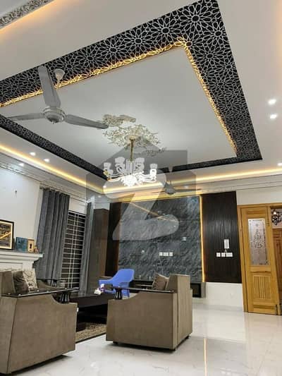 INDEPENDENT CORNER LOWER PORTION 3 BEDROOM DRAWING ROOM PARKING