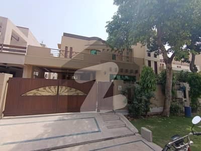 ڈی ایچ اے فیز 8 سابقہ ایئر ایوینیو ڈی ایچ اے فیز 8,ڈی ایچ اے ڈیفینس,لاہور میں 4 کمروں کا 10 مرلہ مکان 4.25 کروڑ میں برائے فروخت۔ ڈی ایچ اے فیز 8 سابقہ ایئر ایوینیو ڈی ایچ اے فیز 8,ڈی ایچ اے ڈیفینس,لاہور میں 4 کمروں کا 10 مرلہ مکان 4.25 کروڑ میں برائے فروخت۔