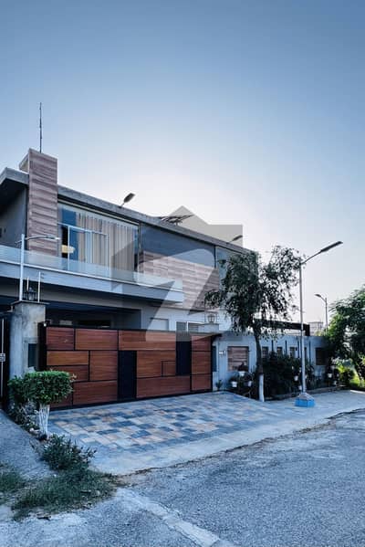 2 Kanal Luxury House 1 kanal Construction 1 Kanal Lawn For Sale Islamabad