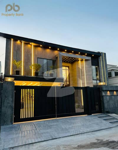 1 Kanal Ultra Modern Designer House Available For Sale In Wapda Town Multan.