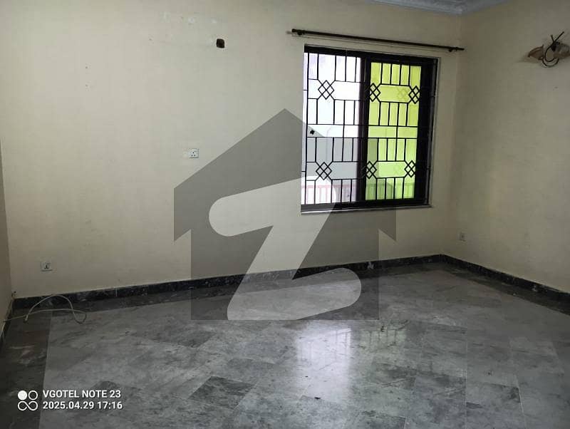 1 Kanal Upper Portion Available 1 Kanal Upper Portion Available