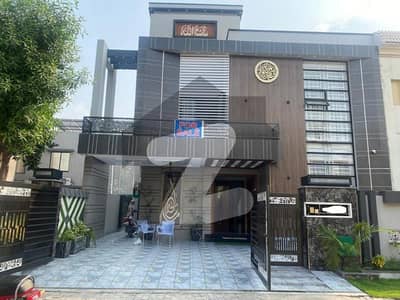 بحریہ ٹاؤن جاسمین بلاک بحریہ ٹاؤن سیکٹر سی,بحریہ ٹاؤن,لاہور میں 5 کمروں کا 10 مرلہ مکان 2.95 کروڑ میں برائے فروخت۔ بحریہ ٹاؤن جاسمین بلاک بحریہ ٹاؤن سیکٹر سی,بحریہ ٹاؤن,لاہور میں 5 کمروں کا 10 مرلہ مکان 2.95 کروڑ میں برائے فروخت۔