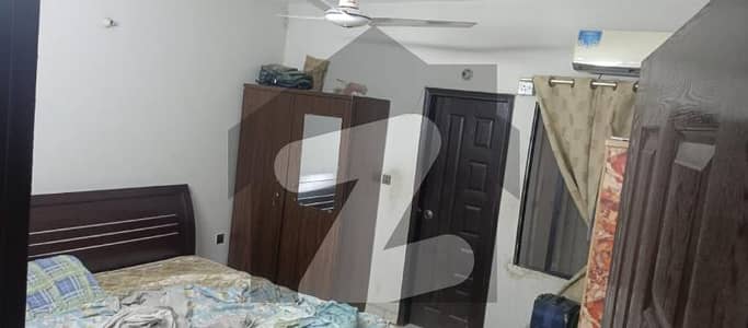 1floor Portion Available for sale  Gulshan-e-iqbal block 13 d1  2bed Drawing dinning
