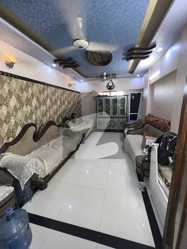 3 Bed DD Flat with Roof Available For Sale 3 Bed DD Flat with Roof Available For Sale