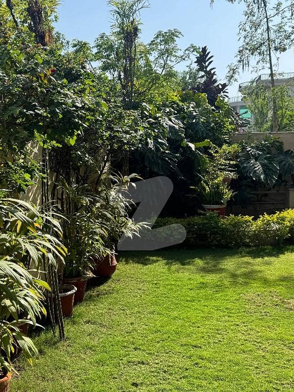 ایف ۔ 10/2 ایف ۔ 10,اسلام آباد میں 1 کنال رہائشی پلاٹ 21.5 کروڑ میں برائے فروخت۔ ایف ۔ 10/2 ایف ۔ 10,اسلام آباد میں 1 کنال رہائشی پلاٹ 21.5 کروڑ میں برائے فروخت۔