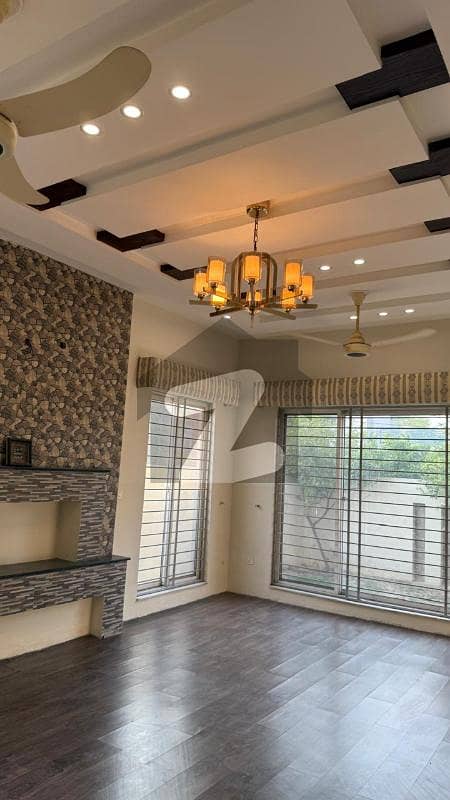 1 Kanal Beautifull House Available For Sale 1 Kanal Beautifull House Available For Sale