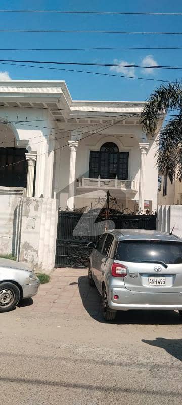 جوہر ٹاؤن فیز 1 - بلاک ڈی2 جوہر ٹاؤن فیز 1,جوہر ٹاؤن,لاہور میں 5 کمروں کا 1 کنال دفتر 3.5 لاکھ میں برائے فروخت۔ جوہر ٹاؤن فیز 1 - بلاک ڈی2 جوہر ٹاؤن فیز 1,جوہر ٹاؤن,لاہور میں 5 کمروں کا 1 کنال دفتر 3.5 لاکھ میں برائے فروخت۔