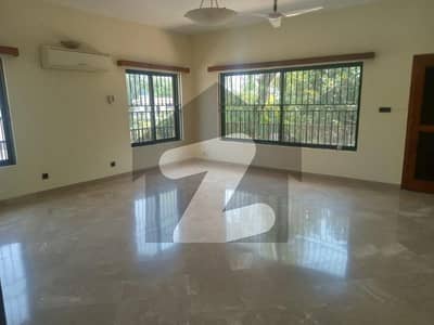 Like Brand New 6-Bedrooms House With Gareen Lawn In F-7 For Rent