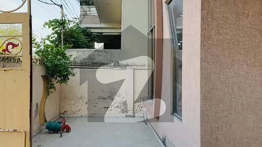 Prime Location 8 Marla House In Cantt IJ Colony Available For Sale